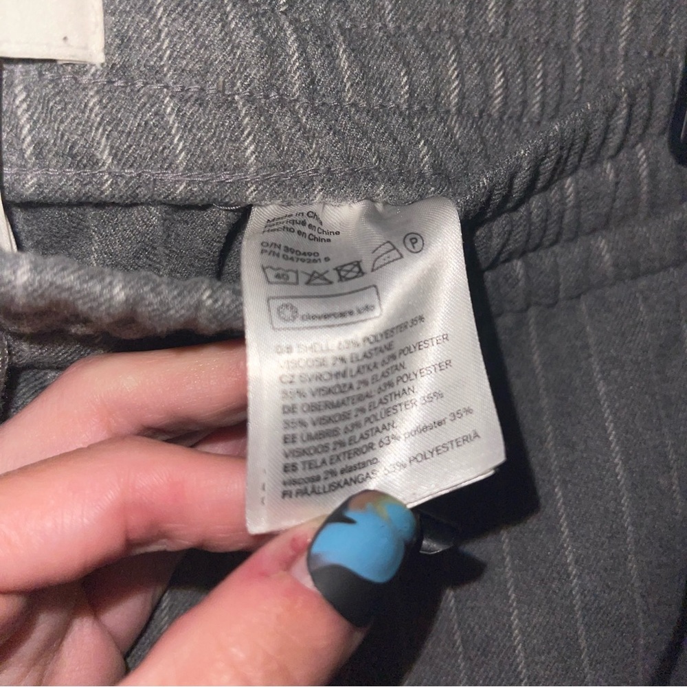 H&M Woman’s Grey & White Pin Stripe Stretchy Drawstring Straight Leg Dress Pants - Picture 5 of 9